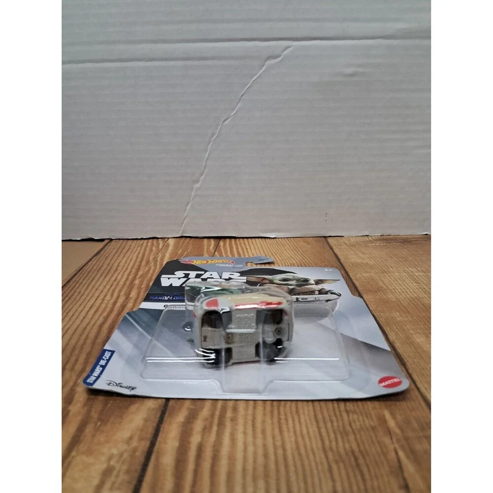 Hot Wheels Character Car -Star Wars - #HGY04 Grogu